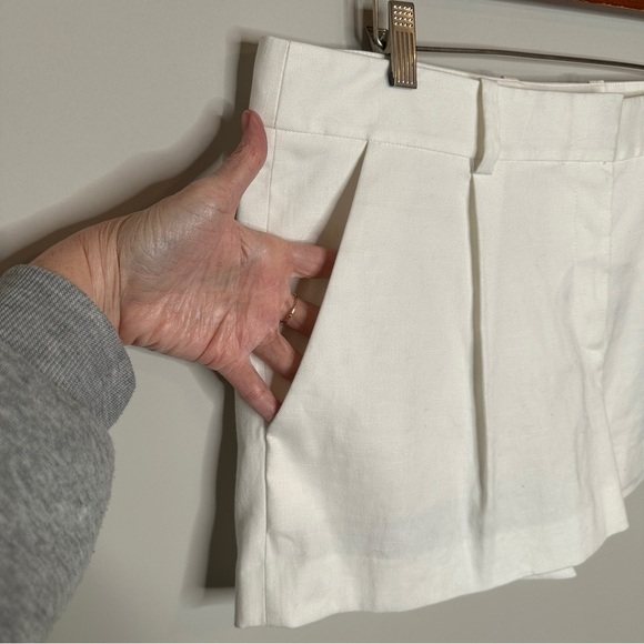 Diane Von Furstenberg Size 14 Naples Stretch‎ White Linen Shorts $198 NWT Beach - Picture 9 of 13